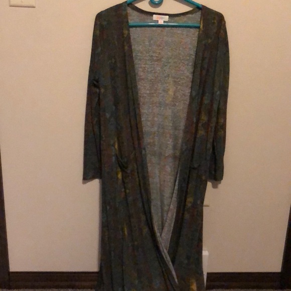 Lularoe Sarah sweater - Picture 1 of 3